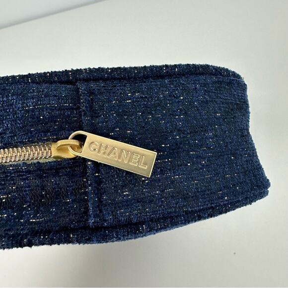 Chanel Makeup Bag 2023 Holiday Gift Set Blue Pouch - Picture 6 of 8